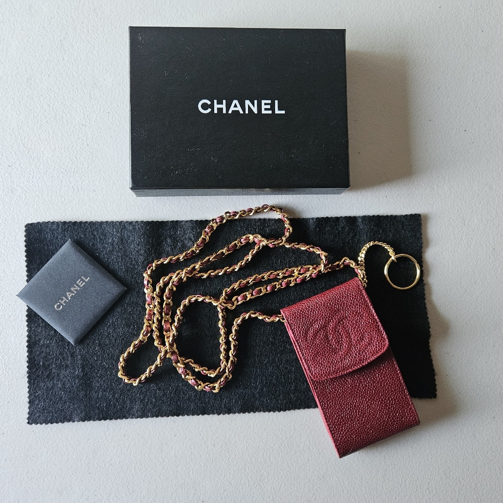 CHANEL Caviar Burgundy Bag with Gold Chain